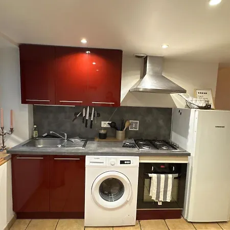 شقة Townhouse, Sleeps 4, Hypercenter